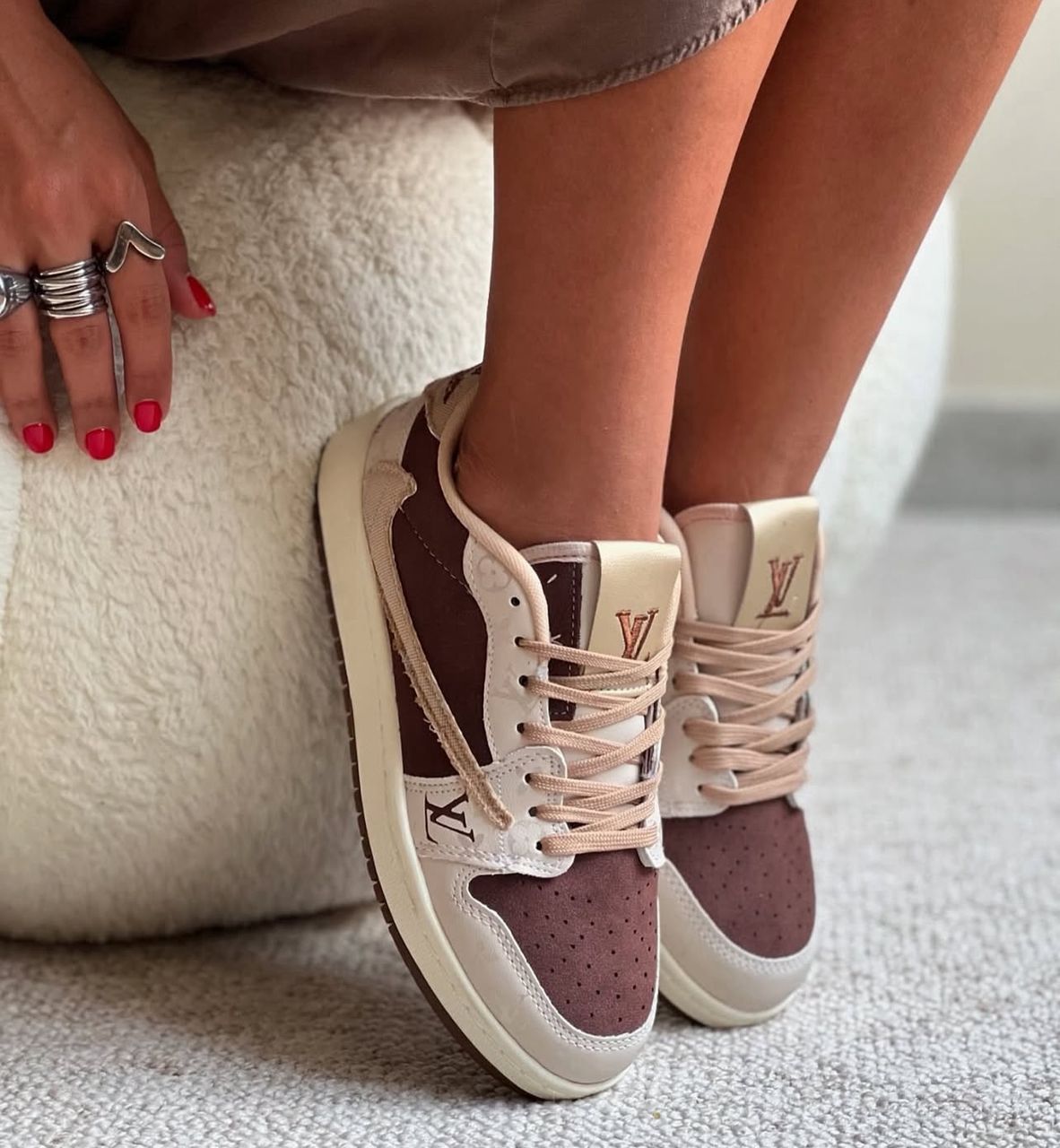 کفش اسپرت زنانه نایک طرح لویی ویتون LV