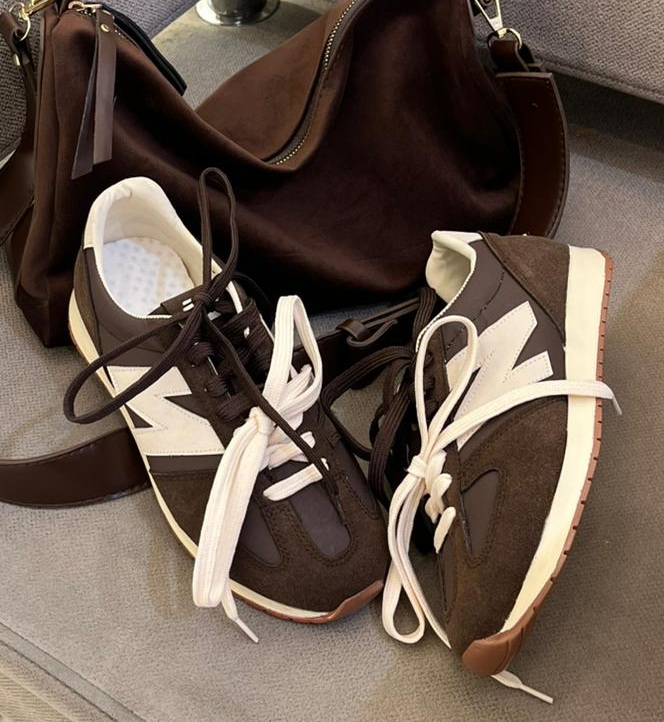 کفش کتانی زنانه طرح نیو قهوه ای